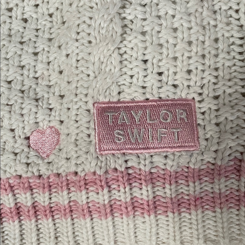 Taylor Swift Lover Cardigan - Picture 2 of 5